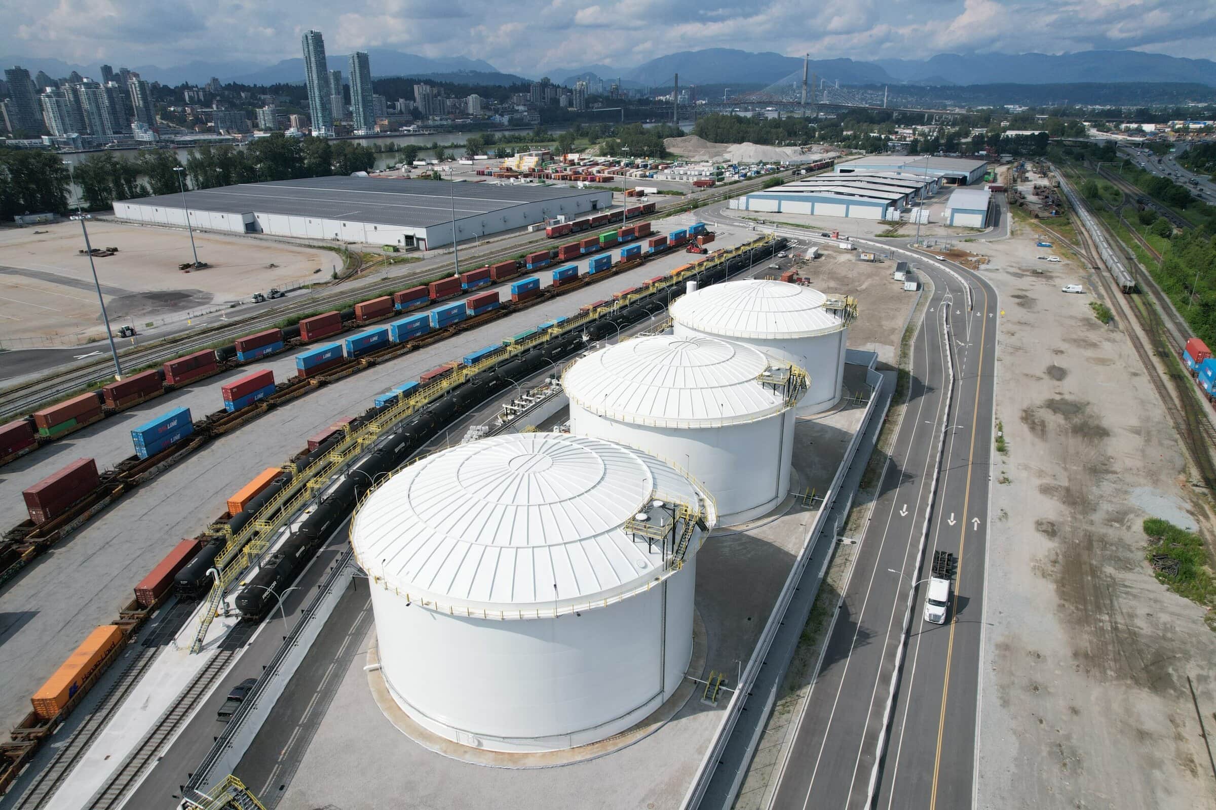 Externally Framed Umbrella Roof Tanks – Canola Oil Transload Facility
